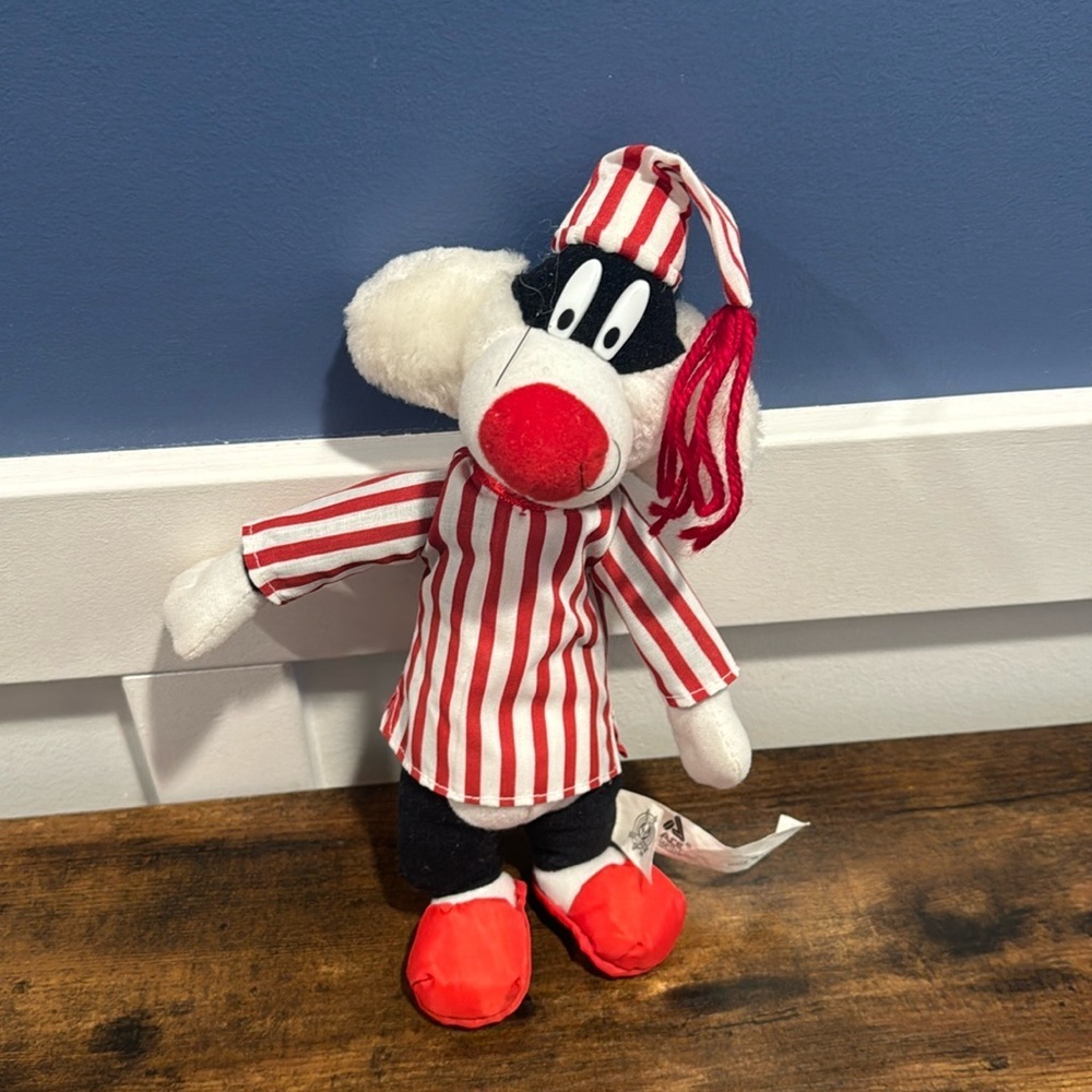 WARNER BROS. LOONEY TUNES VTG 1997 SYLVESTER THE CAT WEARING RED & WHITE PJ’S